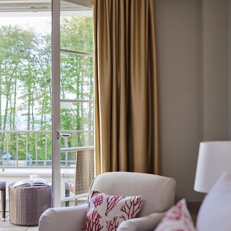 Strandhotel Zingst Esterno foto A curtain