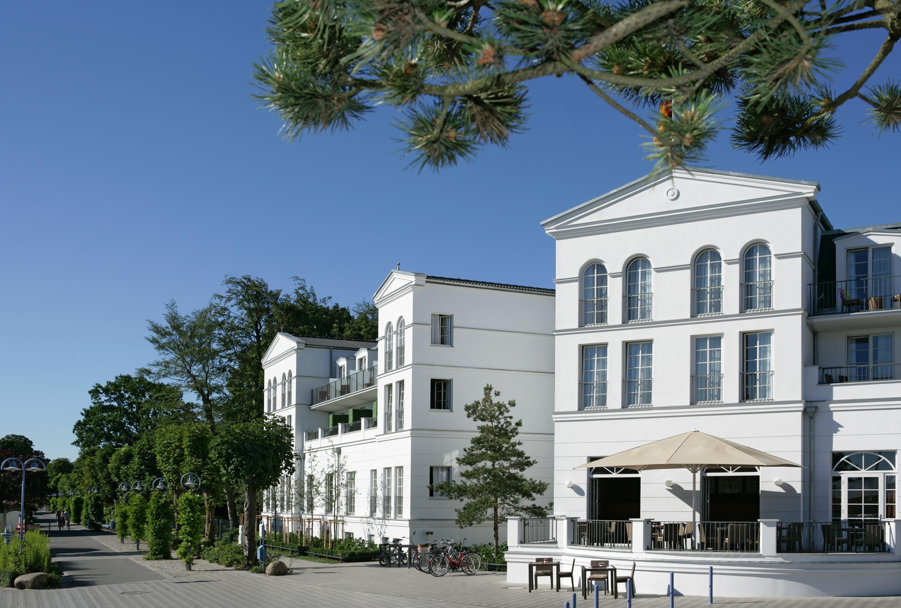 Strandhotel Zingst Esterno foto The White House